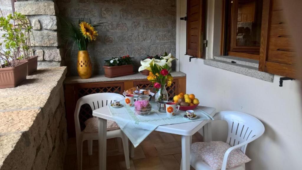 Casa Nel Borgo Di San Pantaleo Villa Eksteriør bilde