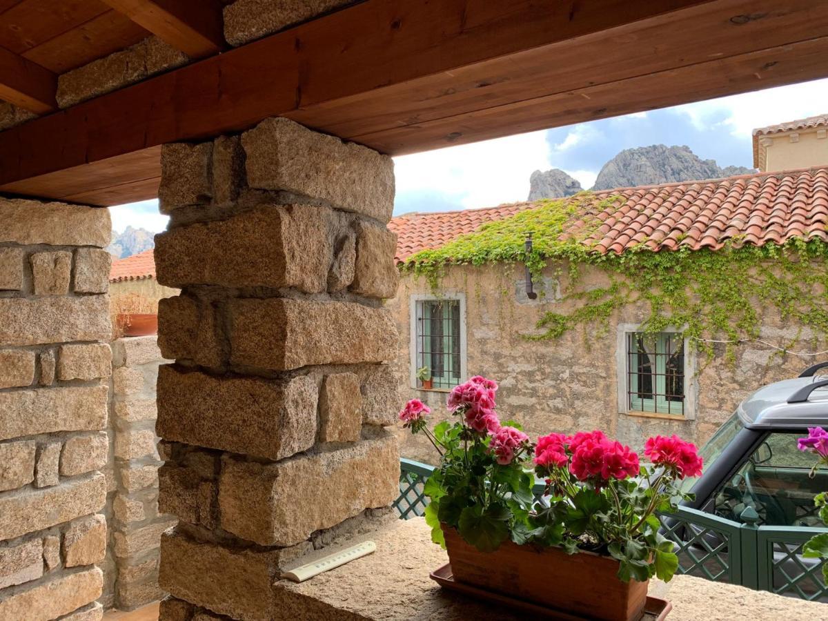 Casa Nel Borgo Di San Pantaleo Villa Eksteriør bilde